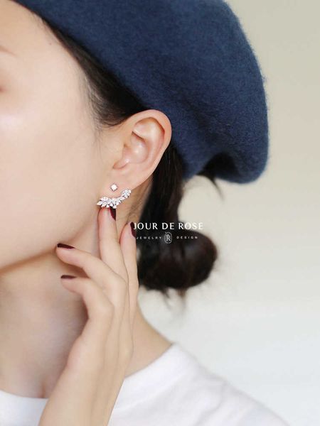 "little angel" new silver gold-plated high-grade sense earrings feminine temperament super beautiful super immortal, Golden
"little angel" new silver gold-plated high-grade sense earrings feminine temperament super beautiful super immortal, Golden