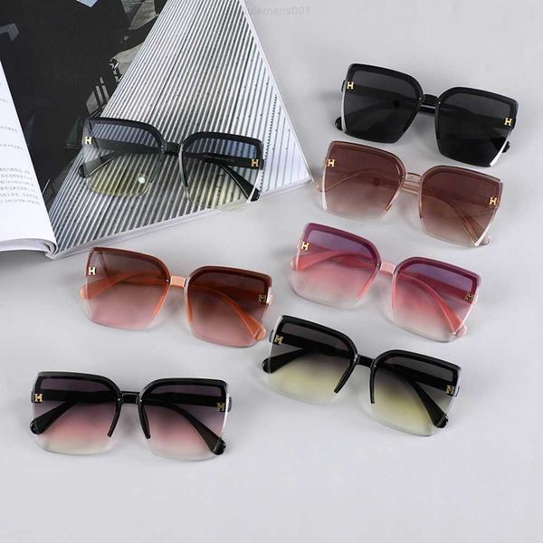 premium sunglasses female brand summer travel uv proof box sunvisor male, White;black
premium sunglasses female brand summer travel uv proof box sunvisor male, White;black