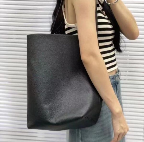 leather large commuter tote bag litchi print cowhide oneshoulder handbag everything bucket bag half moon bag zipper buckle minima1644533
leather large commuter tote bag litchi print cowhide oneshoulder handbag everything bucket bag half moon bag zipper buckle minima1644533