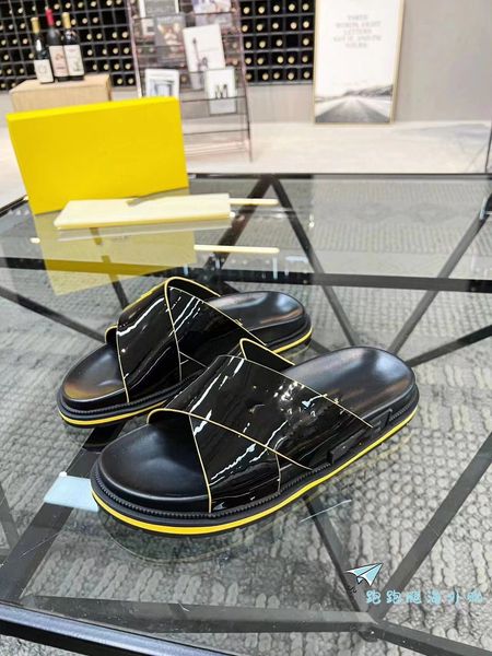 trendy brand women's slippers thick soles high heels and open shoes wearing a straight line trawl red on the outside the same style of, Black
trendy brand women's slippers thick soles high heels and open shoes wearing a straight line trawl red on the outside the same style of, Black