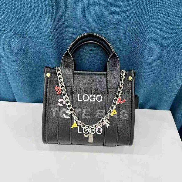 designer handbag totes bag woman fashion protable handbag shoulder bag stylishhandbagsstore mini fashion letter chain design shoulder purses
designer handbag totes bag woman fashion protable handbag shoulder bag stylishhandbagsstore mini fashion letter chain design shoulder purses