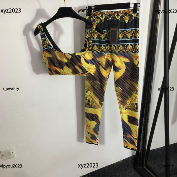 luxury designer tracksuit women yoga suit 2pcs vintage patterned printed camisole and elastic leggings new arrival #multiple product, Gray
luxury designer tracksuit women yoga suit 2pcs vintage patterned printed camisole and elastic leggings new arrival #multiple product, Gray