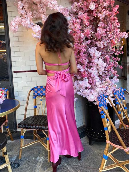 2022 summer silk satin vacation long dress halter cut out backless maxi dress women fashion beach outfits clothing, Black;gray
2022 summer silk satin vacation long dress halter cut out backless maxi dress women fashion beach outfits clothing, Black;gray
