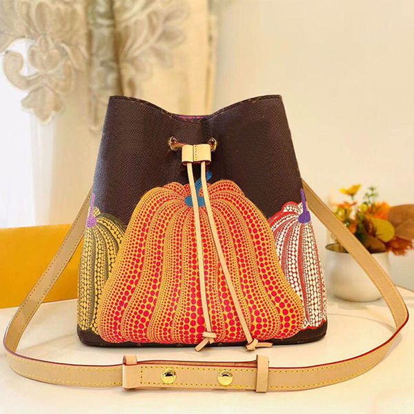 fashion bucket bag women handbags purse drawstring tote crossbody bags leather handle old flower letters golden hardware pumpkin pattern 
fashion bucket bag women handbags purse drawstring tote crossbody bags leather handle old flower letters golden hardware pumpkin pattern