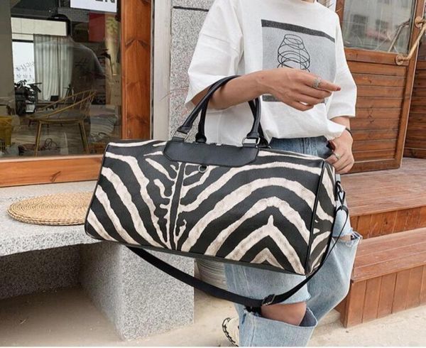 2019 new women leather handbags female mother package bag hand mother bill of lading shoulder bag women bagsmall bag n51106 m40159677496, Red;black
2019 new women leather handbags female mother package bag hand mother bill of lading shoulder bag women bagsmall bag n51106 m40159677496, Red;black