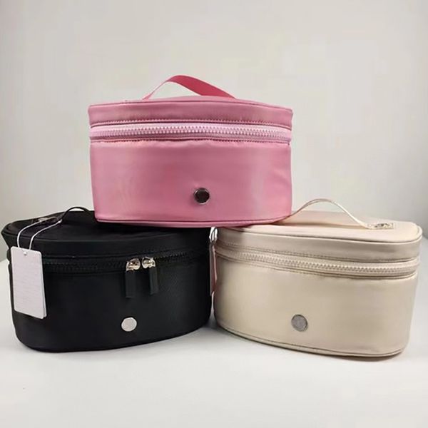 lulu lemon cosmetic bags oval access wash bag luxury designer women stuff sacks makeup pouch 3.5l clutch bag nylon tote make up bags handbag
lulu lemon cosmetic bags oval access wash bag luxury designer women stuff sacks makeup pouch 3.5l clutch bag nylon tote make up bags handbag