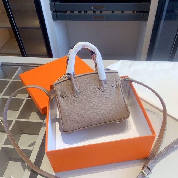 woman mini birkin tote cute shoulder bag leather small handbags designer crossbody bag hasp with gold hardware 8 colors
woman mini birkin tote cute shoulder bag leather small handbags designer crossbody bag hasp with gold hardware 8 colors
