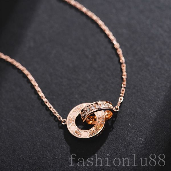 romance letter necklaces designer inlay two rows diamond hiphop ice ou double rings lovers plated silver love necklace pendant necklace meta
romance letter necklaces designer inlay two rows diamond hiphop ice ou double rings lovers plated silver love necklace pendant necklace meta