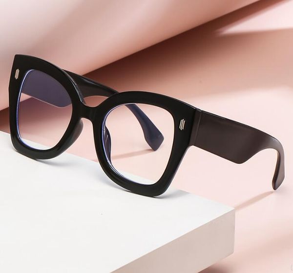 big frame cat eye superclear women's sunglass personality travel discoloration sunglasses popular shades eyewear multiple colors, White;black
big frame cat eye superclear women's sunglass personality travel discoloration sunglasses popular shades eyewear multiple colors, White;black