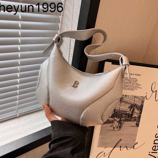 this year's popular for women in spring and summer 2023 new trendy ins korean version of the westernized girl style one shoulder crossb
this year's popular for women in spring and summer 2023 new trendy ins korean version of the westernized girl style one shoulder crossb