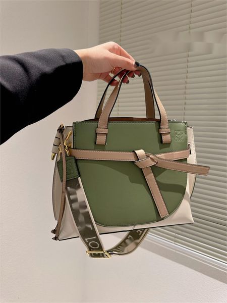 fashion bag female 2023 new summer all-match trend one-shoulder female casual campus small handbag designer bag messenger bag shoulder bag b
fashion bag female 2023 new summer all-match trend one-shoulder female casual campus small handbag designer bag messenger bag shoulder bag b