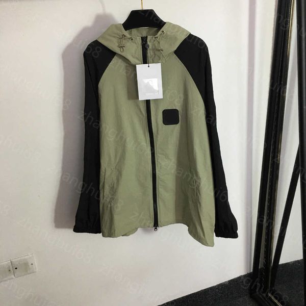 23ss womens designer clothing womens jacket rubber logo color combination long-sleeved hooded sunscreen windbreaker zipper coat women clothe, Black;brown
23ss womens designer clothing womens jacket rubber logo color combination long-sleeved hooded sunscreen windbreaker zipper coat women clothe, Black;brown