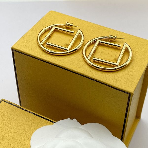 2023 earrings high end design women's first choice wedding party gifts high end earrings designer earrings, Golden;silver
2023 earrings high end design women's first choice wedding party gifts high end earrings designer earrings, Golden;silver