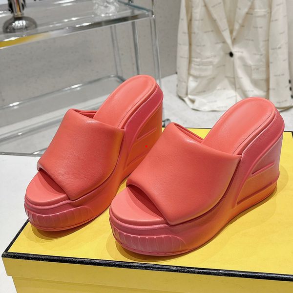 2023 fashion luxuries designers summer flat slipper sheepskin diamond lattice women designer sandals genuine leather shoes with box -156, Black
2023 fashion luxuries designers summer flat slipper sheepskin diamond lattice women designer sandals genuine leather shoes with box -156, Black