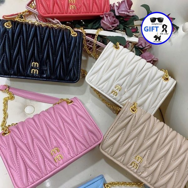 designers bag shoulder bags classic and fashionable pleated flip crystal chain bag sheepskin small square bag single shoulder diagonal cross
designers bag shoulder bags classic and fashionable pleated flip crystal chain bag sheepskin small square bag single shoulder diagonal cross