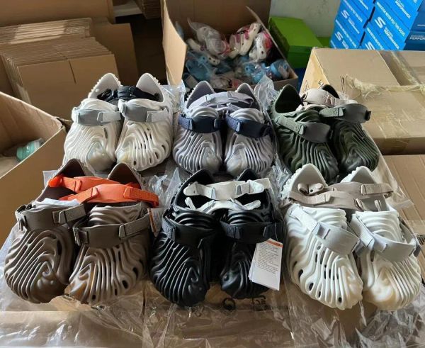 eva salehe bembury x pollex clog sandals men woman slides slippers ararat rubber summer brown flat slide slipper wens womens hook loop summe, Black
eva salehe bembury x pollex clog sandals men woman slides slippers ararat rubber summer brown flat slide slipper wens womens hook loop summe, Black