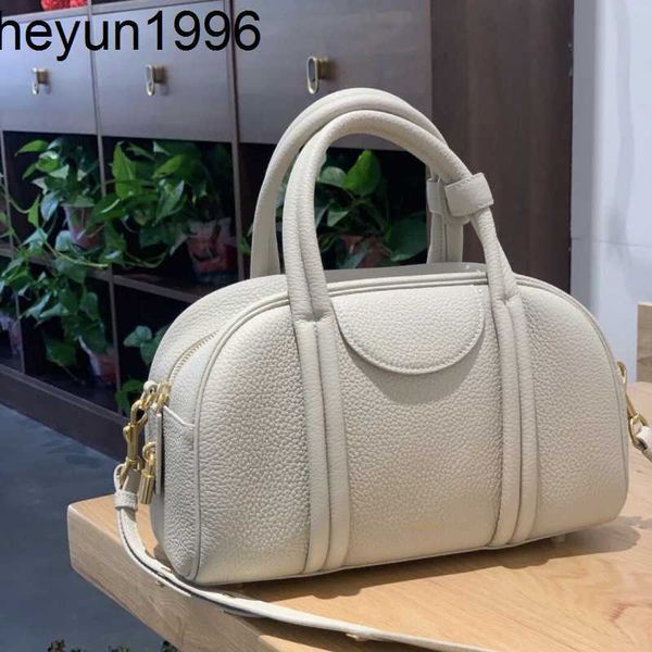 songmont medium bowling series boston high cargo one shoulder handheld straddle women's bag
songmont medium bowling series boston high cargo one shoulder handheld straddle women's bag