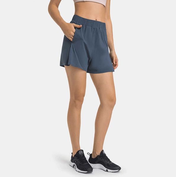 196 women casual sports shorts quick drying yoga short pants thin sweatpants with side drop-in pockets elastic outdoor fitness training th, White;black
196 women casual sports shorts quick drying yoga short pants thin sweatpants with side drop-in pockets elastic outdoor fitness training th, White;black