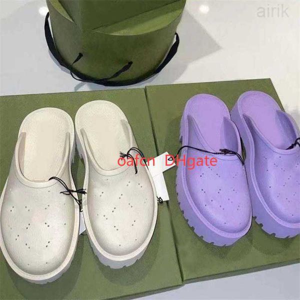 23ss designer sandals fashion luxury platform sliding perforated hollow pattern slippers transparent material sandals rubber flat slippers, Black
23ss designer sandals fashion luxury platform sliding perforated hollow pattern slippers transparent material sandals rubber flat slippers, Black