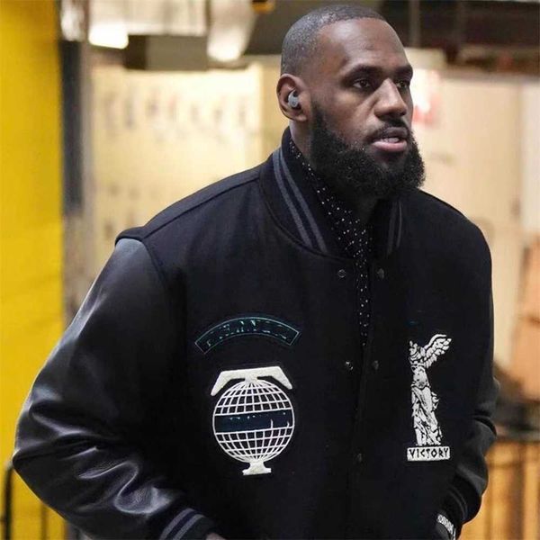 jackets designer 23ss men black baseball jacket tiffany leather sleeve new york mens coa t3vy 57yz, Black;brown
jackets designer 23ss men black baseball jacket tiffany leather sleeve new york mens coa t3vy 57yz, Black;brown