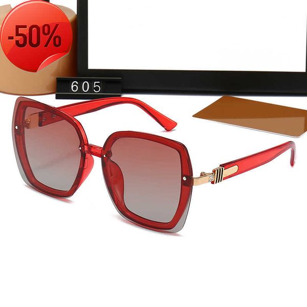 2023 fashion designer sunglass sunglasses women 605 men glasses womens sun glass uv400 lens with box, White;black
2023 fashion designer sunglass sunglasses women 605 men glasses womens sun glass uv400 lens with box, White;black
