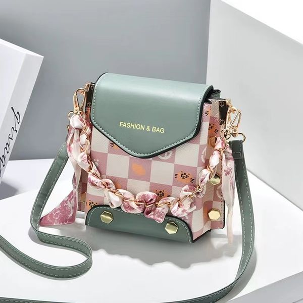 this year's popular designer bags, fashion bags, crossbody bags, and fashionable and foreign styles
this year's popular designer bags, fashion bags, crossbody bags, and fashionable and foreign styles