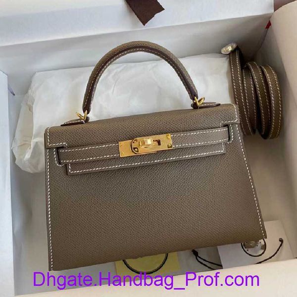 9a bag handmade beeswax line designer luxury lady crossbody handbag original imitation classic epsom leather 19cm mini fashion shoulder gift
9a bag handmade beeswax line designer luxury lady crossbody handbag original imitation classic epsom leather 19cm mini fashion shoulder gift