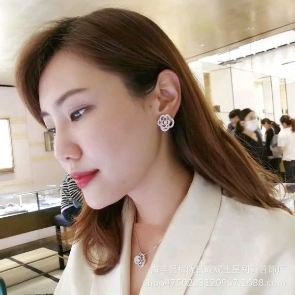 design pendant necklace string small fragrance style new style, high grade diamond inlay, sweet collar chain party, Silver
design pendant necklace string small fragrance style new style, high grade diamond inlay, sweet collar chain party, Silver