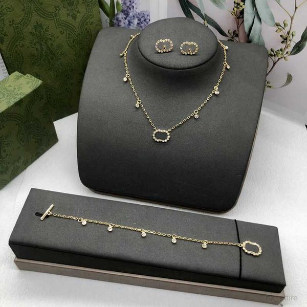 fashion necklace designer jewelry luxury initials pendant necklace golden chain diamond earring for women pearl bracelet letter 2211103d, Silver
fashion necklace designer jewelry luxury initials pendant necklace golden chain diamond earring for women pearl bracelet letter 2211103d, Silver