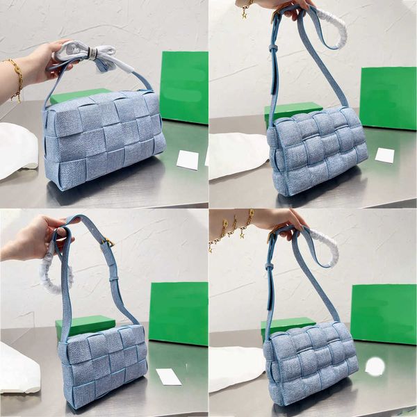designer sknit houlder bags fashion women weave denim crossbody bags crossbody purse portable mini bags small square bag 230627bj
designer sknit houlder bags fashion women weave denim crossbody bags crossbody purse portable mini bags small square bag 230627bj