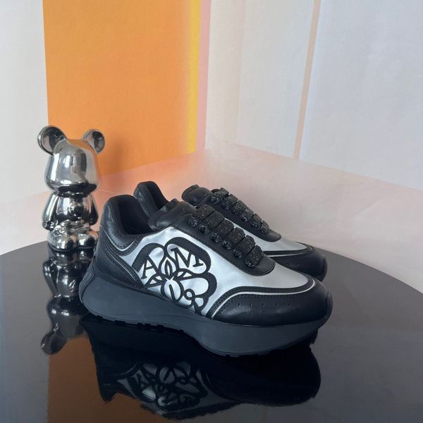 luxury shoes mc sprint runner sneakers men women casual leather outdoor shoe anagram embossing low white black pink queen trainers 34-46 mj0, Red;white
luxury shoes mc sprint runner sneakers men women casual leather outdoor shoe anagram embossing low white black pink queen trainers 34-46 mj0, Red;white