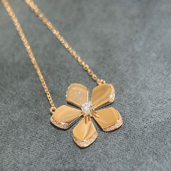 fashion classic4/four leaf clover necklaces pendants mother-of-pearl stainless steel plated 18k for women&girl valentine's mother', Silver
fashion classic4/four leaf clover necklaces pendants mother-of-pearl stainless steel plated 18k for women&girl valentine's mother', Silver