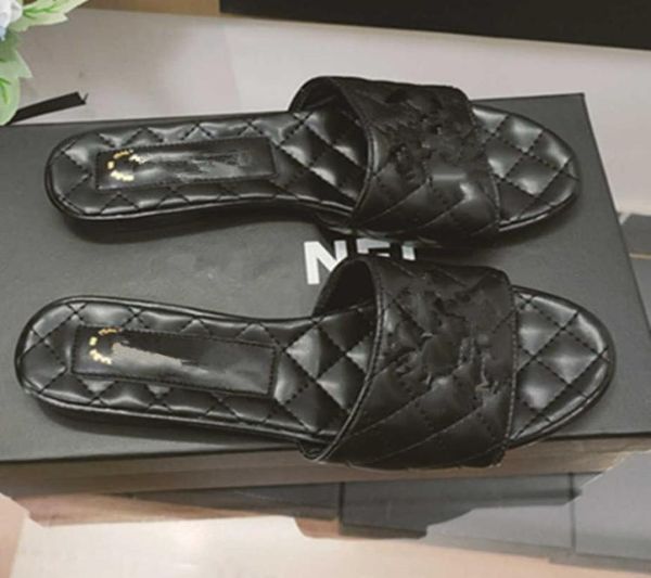 2023 summer new chain gold logo slippers quilted mules slide sandal for women slip on flat mule 3540 lady size interlocking buckl6460248, Black
2023 summer new chain gold logo slippers quilted mules slide sandal for women slip on flat mule 3540 lady size interlocking buckl6460248, Black