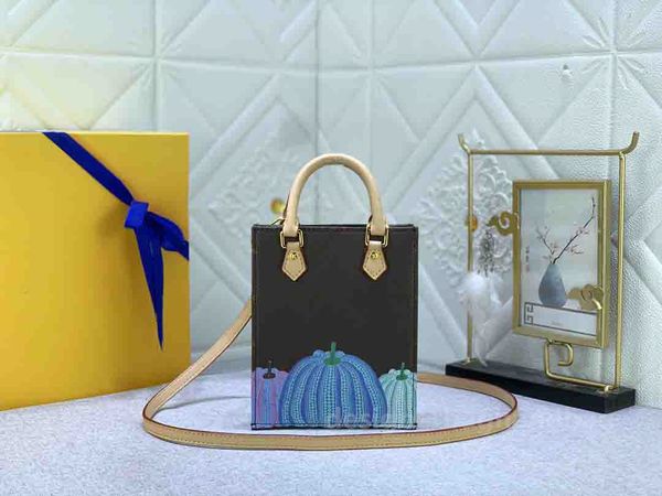 23ss x yk petit sac plat mini shoulder bag yayoi kusama womens designers luxurys tote painted dots cross body leather sac plat organ handbag
23ss x yk petit sac plat mini shoulder bag yayoi kusama womens designers luxurys tote painted dots cross body leather sac plat organ handbag