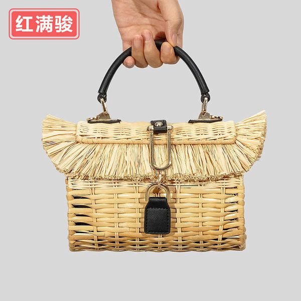 spring and summer handmade vine weaving bag, pastoral style beach vacation grass weaving handbag, women's fashion weaving one shoulder
spring and summer handmade vine weaving bag, pastoral style beach vacation grass weaving handbag, women's fashion weaving one shoulder