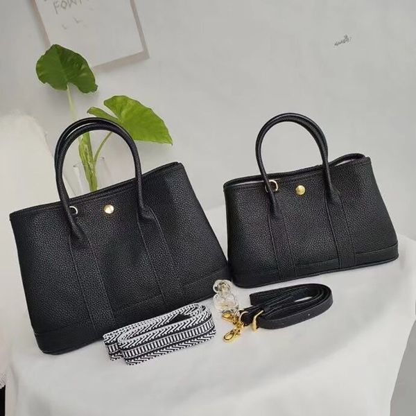 chp-021 commuter tote designer luxury womens shoulder bags women crossbody bag high-quality genuine leather casual wild shopping fashion fiv
chp-021 commuter tote designer luxury womens shoulder bags women crossbody bag high-quality genuine leather casual wild shopping fashion fiv