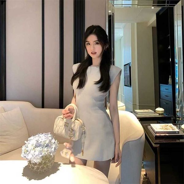 28% off ribbon factory store in the summer of gray large knitted dress will usher new women' with small hip joint fashion embedded in, Red;black
28% off ribbon factory store in the summer of gray large knitted dress will usher new women' with small hip joint fashion embedded in, Red;black