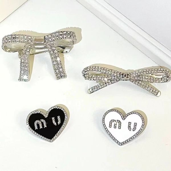 peach heart miu brooch family's new love diamond brooch minimalist temperament style girl style jacket paired with women, Gray
peach heart miu brooch family's new love diamond brooch minimalist temperament style girl style jacket paired with women, Gray