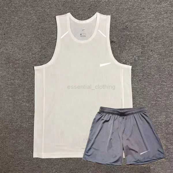 mens tracksuits tech set designer tracksuit shirts shorts two-piece womens fitness suit n print quick drying breathable sportswear designer, Gray
mens tracksuits tech set designer tracksuit shirts shorts two-piece womens fitness suit n print quick drying breathable sportswear designer, Gray