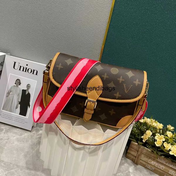 stylisheendibags dauphine fashion bags shoulder women's handbag designer brand messenger bag wallet purse crossbody women wallets
stylisheendibags dauphine fashion bags shoulder women's handbag designer brand messenger bag wallet purse crossbody women wallets