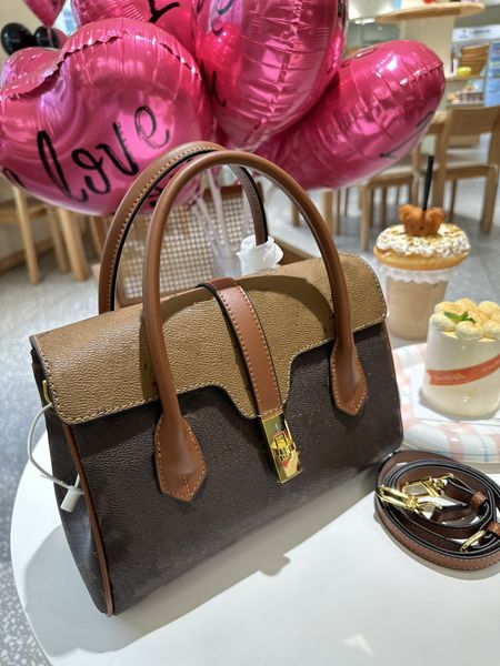 luxury women's shoulder bag, vintage patchwork handbag, three colors, crossbody bag, wallet, gift box packaging
luxury women's shoulder bag, vintage patchwork handbag, three colors, crossbody bag, wallet, gift box packaging