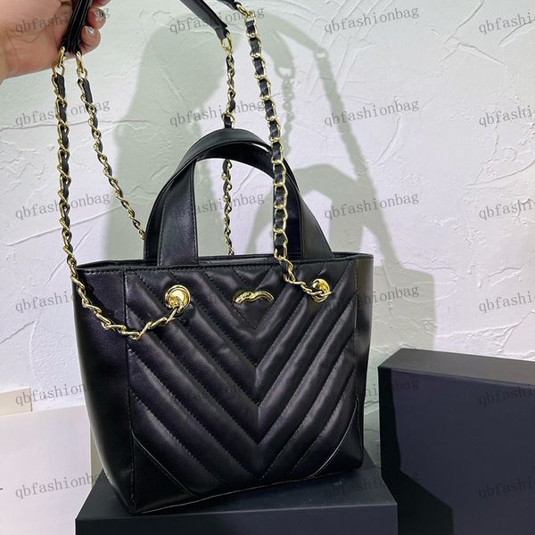 classic mini makeup bag shoulder bag with handle portable crossbody bags classic black and gold double chain crossbody bags luxury designer
classic mini makeup bag shoulder bag with handle portable crossbody bags classic black and gold double chain crossbody bags luxury designer