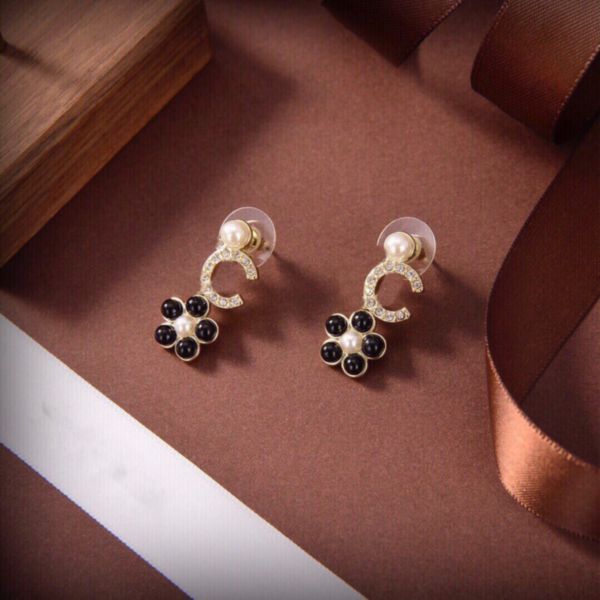 high-qualit earrings ccity designer luxury stud women jewelry classic gold earring woman ohrringe, Golden;silver
high-qualit earrings ccity designer luxury stud women jewelry classic gold earring woman ohrringe, Golden;silver