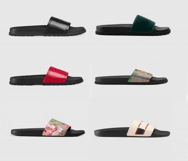 2021 womanman sandals quality stylish slipper fashion classics sandals men women slipper flat shoes slide eu3545 with box shoe 7026240, Black
2021 womanman sandals quality stylish slipper fashion classics sandals men women slipper flat shoes slide eu3545 with box shoe 7026240, Black