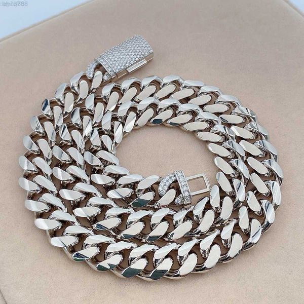 wholesale hip hop moissanite clasp 13mm 925 sterling silver cuban link chain handmade necklace
wholesale hip hop moissanite clasp 13mm 925 sterling silver cuban link chain handmade necklace
