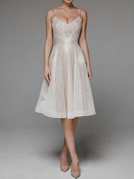 2022 new arrival fashion suspender embroidered sleeveless evening dress elegant slim fit halter tailing gown women clothing, White;black
2022 new arrival fashion suspender embroidered sleeveless evening dress elegant slim fit halter tailing gown women clothing, White;black