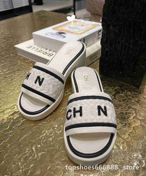 ccity paris women summer 2023 slippers mules casual fashion luxury designer flat leather ladies cd home beach slides famle brand sliders cha, Black
ccity paris women summer 2023 slippers mules casual fashion luxury designer flat leather ladies cd home beach slides famle brand sliders cha, Black