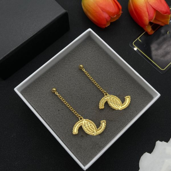 woman c earring luxury stud earing letter ccity brand designer women gold earrings jewelry 5622, Golden;silver
woman c earring luxury stud earing letter ccity brand designer women gold earrings jewelry 5622, Golden;silver