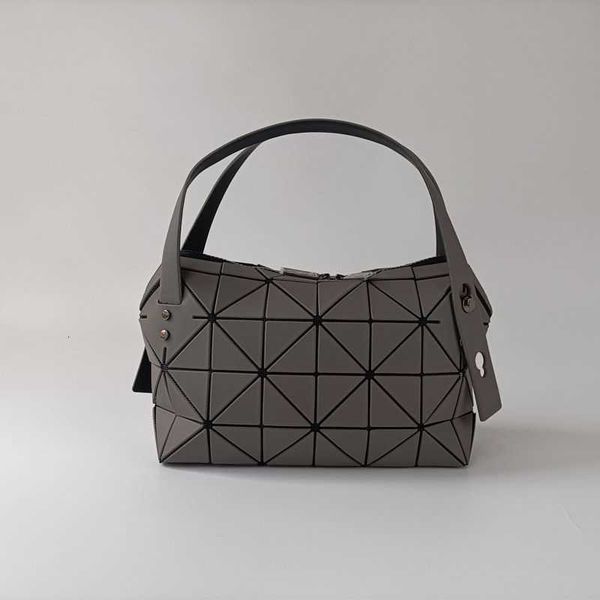 business 2023 luxury tote new bags japanese genuine spliced geometric lingge versatile fashion dumpling handheld shoulder luxuries designers
business 2023 luxury tote new bags japanese genuine spliced geometric lingge versatile fashion dumpling handheld shoulder luxuries designers