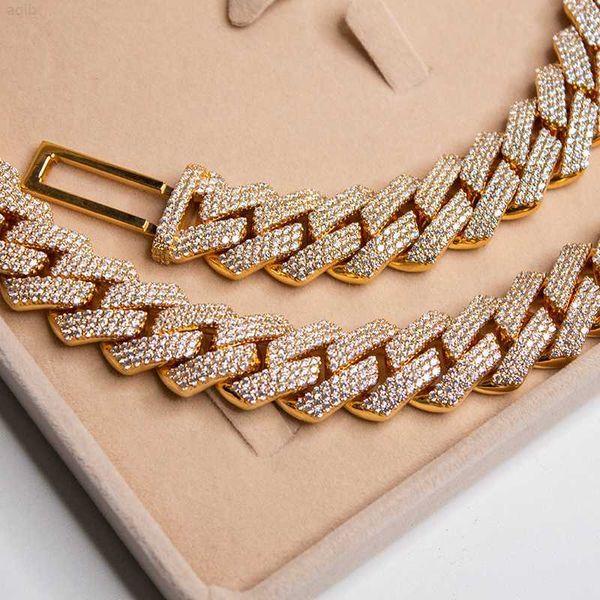 18mm 3 row bust down iced out miami cuban link hip hop vvs moissanite prong setting cuban chain necklace, Silver
18mm 3 row bust down iced out miami cuban link hip hop vvs moissanite prong setting cuban chain necklace, Silver
